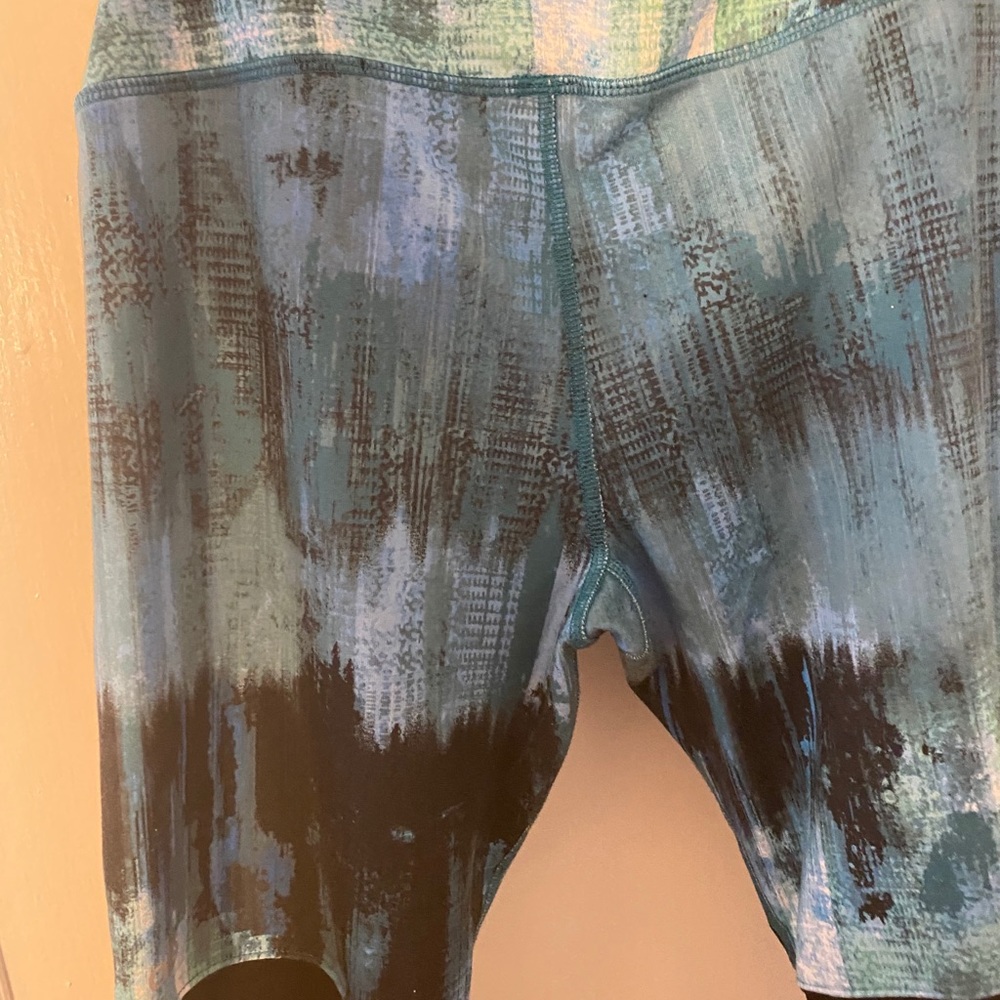ALO YOGA LEGGINGS Size LARGE - Picture 3 of 7